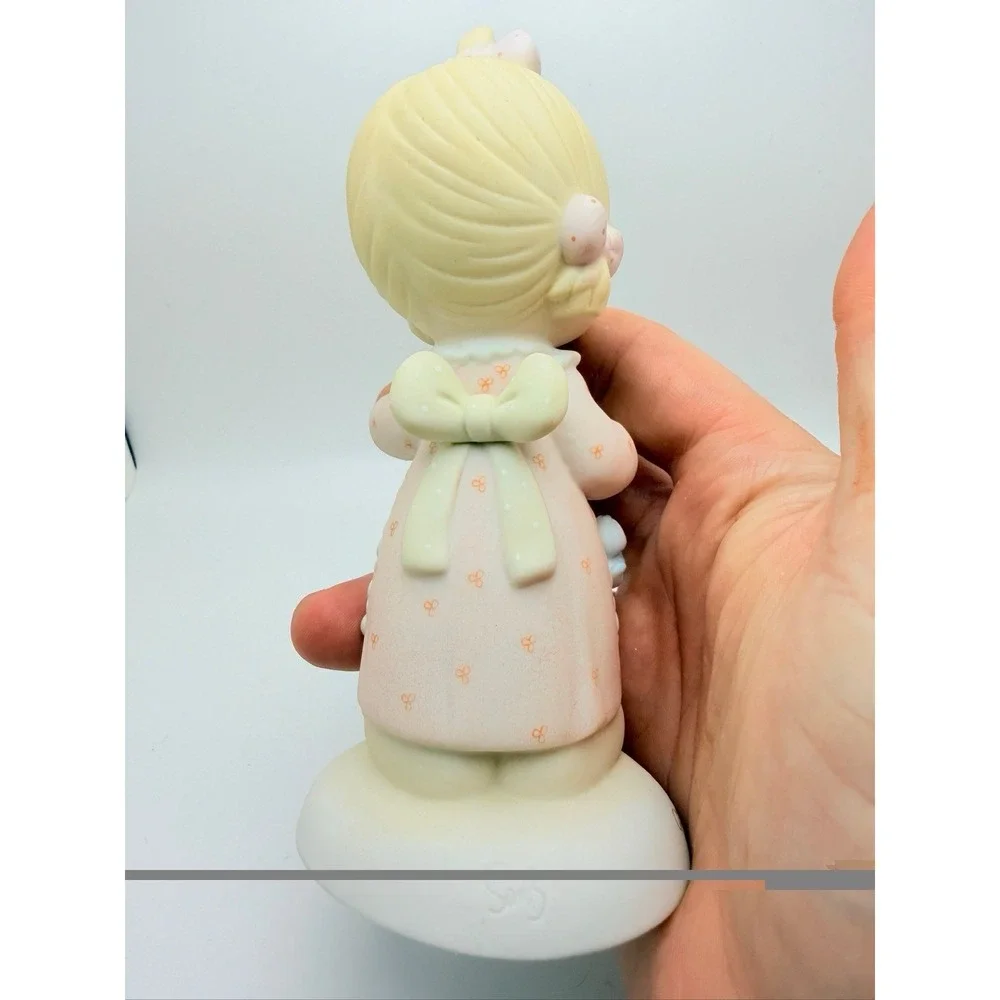 Precious Moments Figurine 